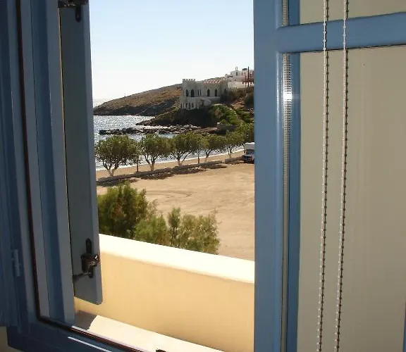 Xenonas Afroditi Отель Лутра